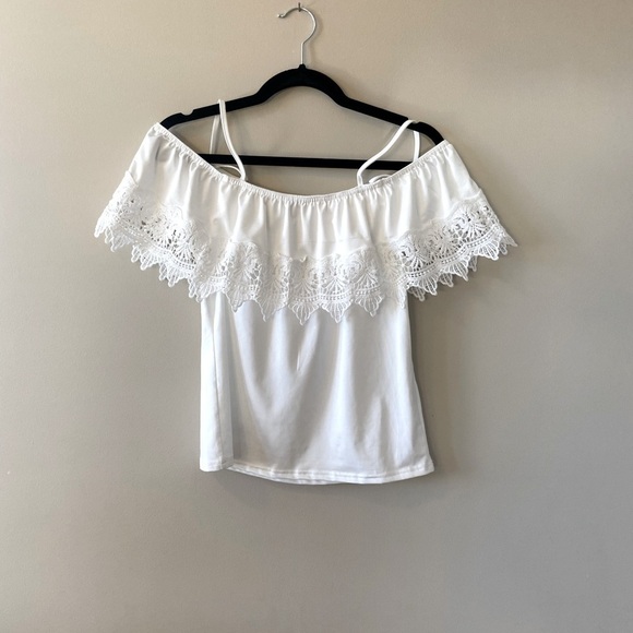 𝅺𝅺⭐️2 FOR $20⭐️ Shein White Off Shoulder Ruffle Crochet Detail Top. Medium. - Picture 2 of 9